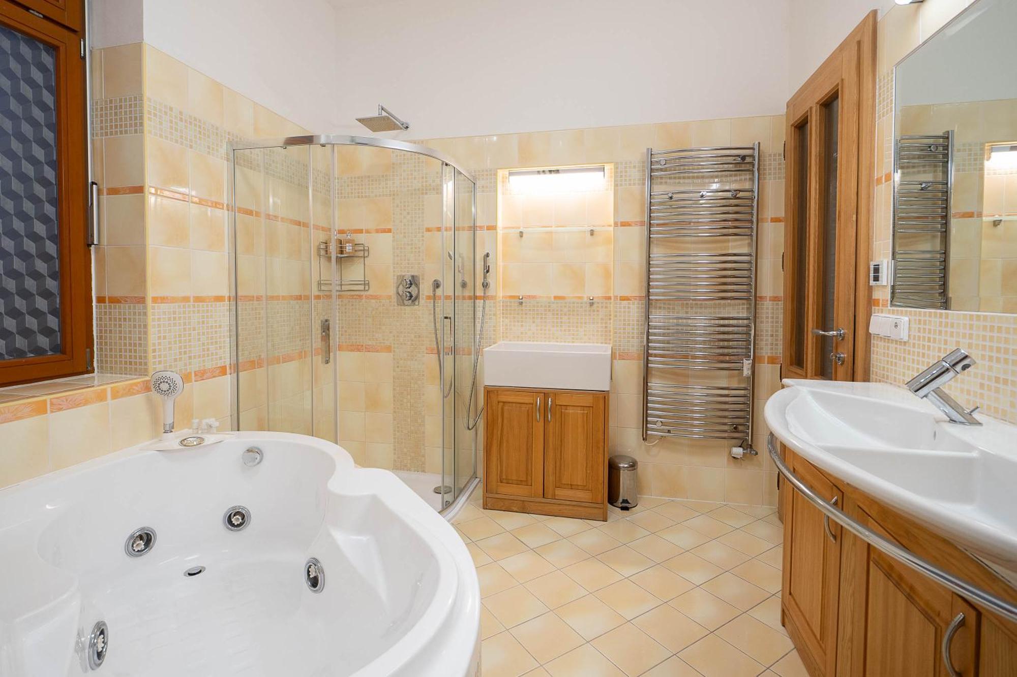 Executive 2-Bdrm Central Suite Ústí nad Labem Eksteriør billede
